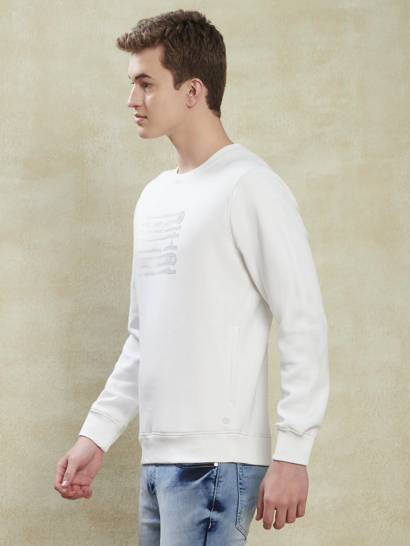Knitted White Printed Regular Fit Full Sleeve Casual Sweatshirt