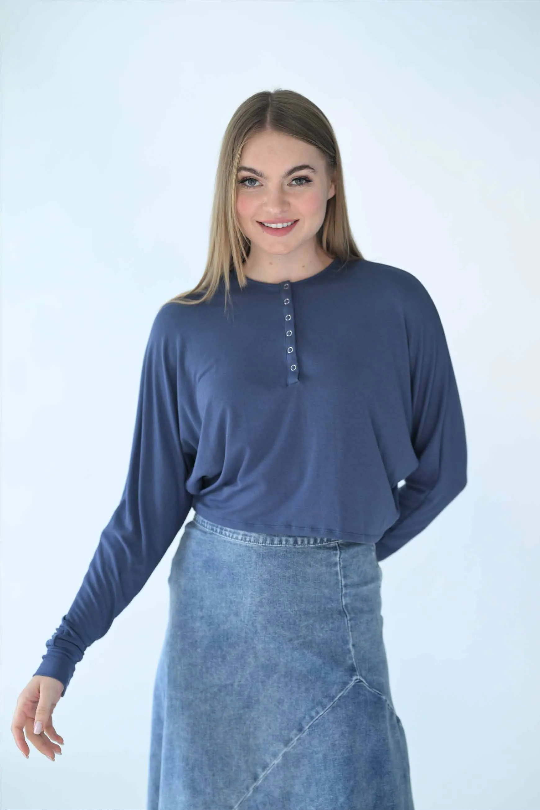 Monn Midnight Cropped Henley Dolman M413M